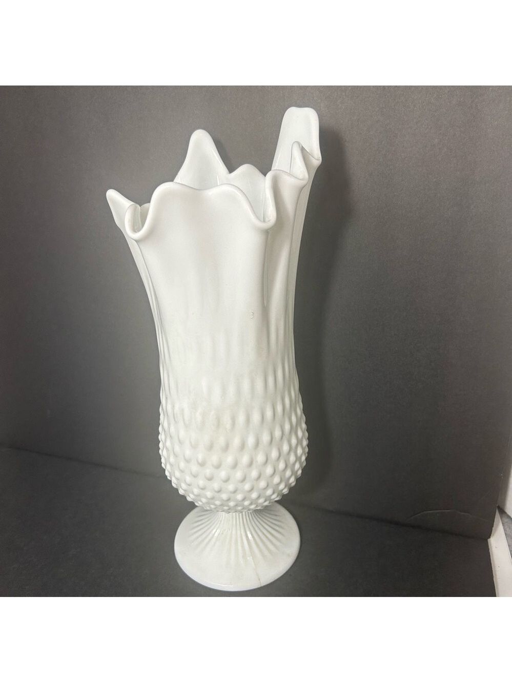 Vintage Large Fenton Hobnail Swung Vase White - Picture 2 of 5